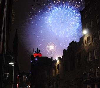 hogmanay scotland fireworks 